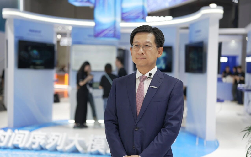 崔山受新华社专访：以工业具身智能重构生产力，引领流程工业智能化升级